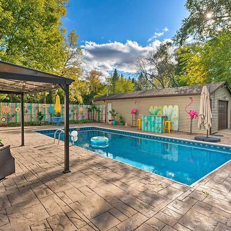 Rock River Retreat With Dock And Seasonal Pool! Edgerton المظهر الخارجي الصورة