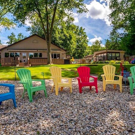 Rock River Retreat With Dock And Seasonal Pool! Edgerton المظهر الخارجي الصورة