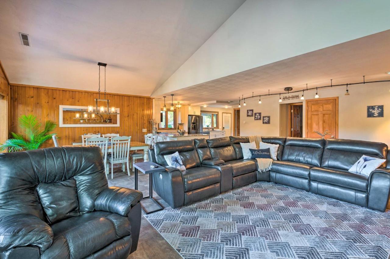 Rock River Retreat With Dock And Seasonal Pool! Edgerton المظهر الخارجي الصورة