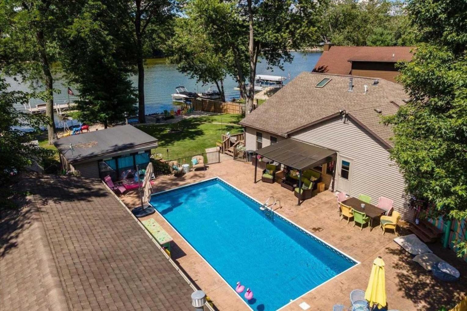 Rock River Retreat With Dock And Seasonal Pool! Edgerton المظهر الخارجي الصورة