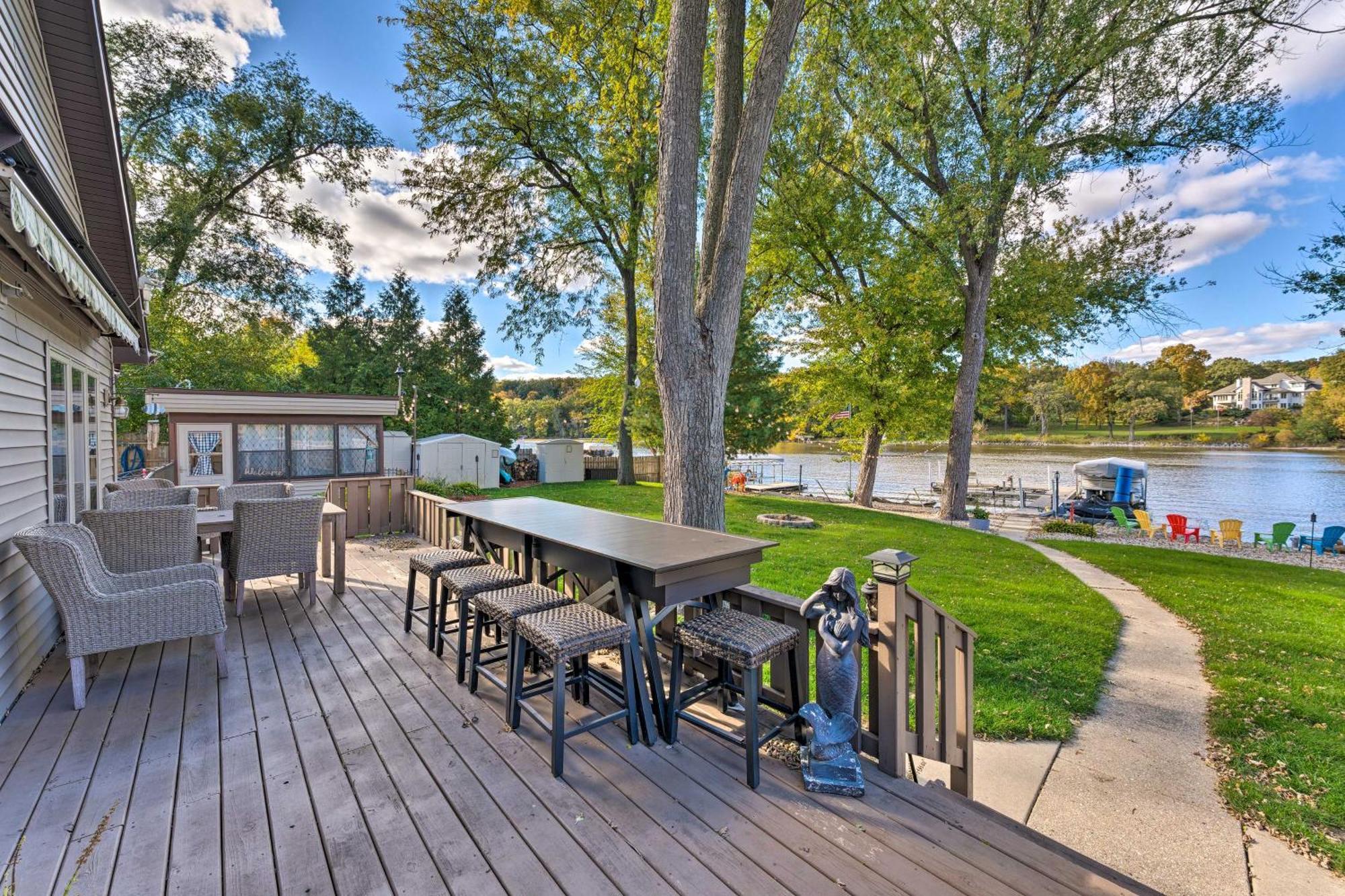 Rock River Retreat With Dock And Seasonal Pool! Edgerton المظهر الخارجي الصورة
